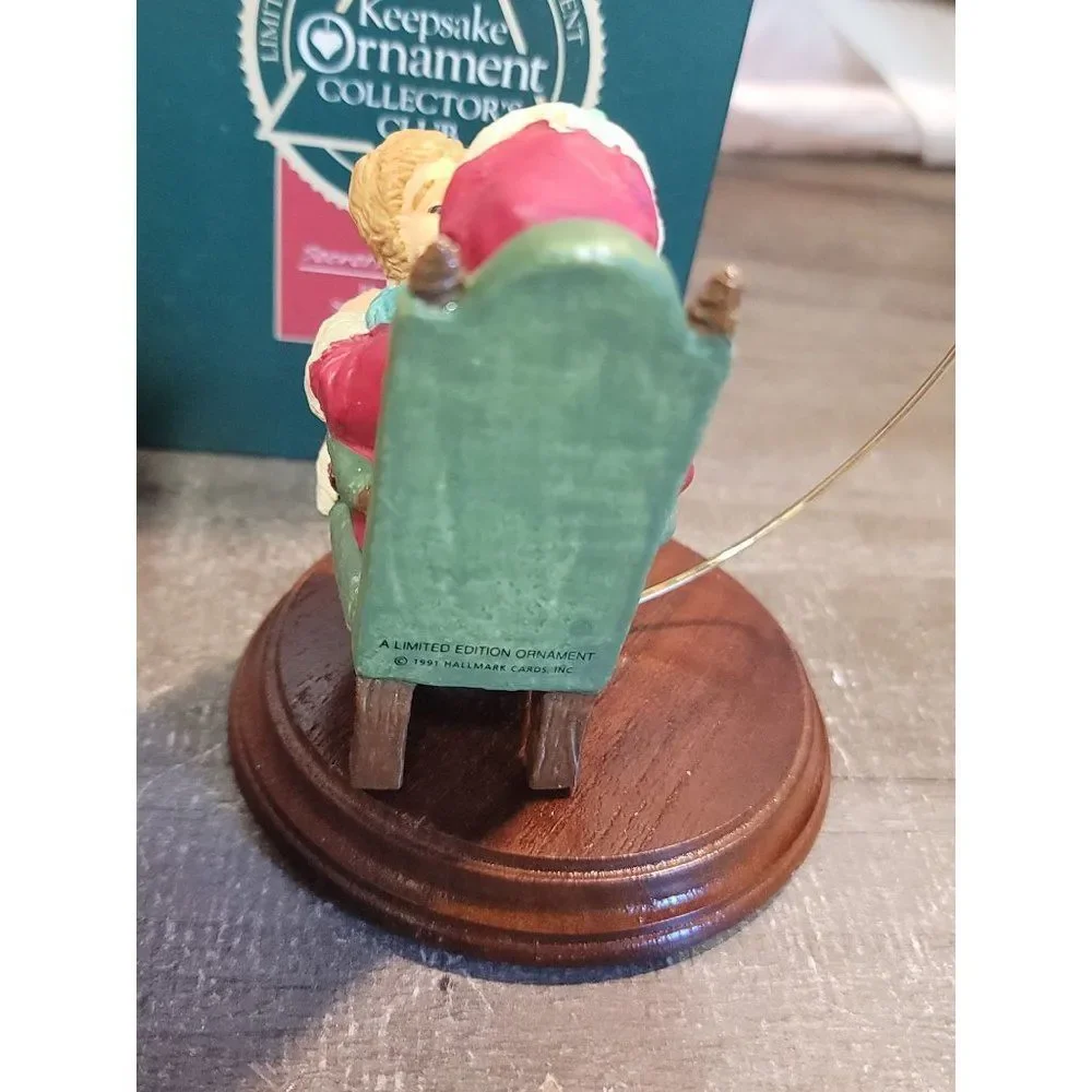 Hallmark 1991 secrets for Santa‎ AS IS ornament Xmas decor